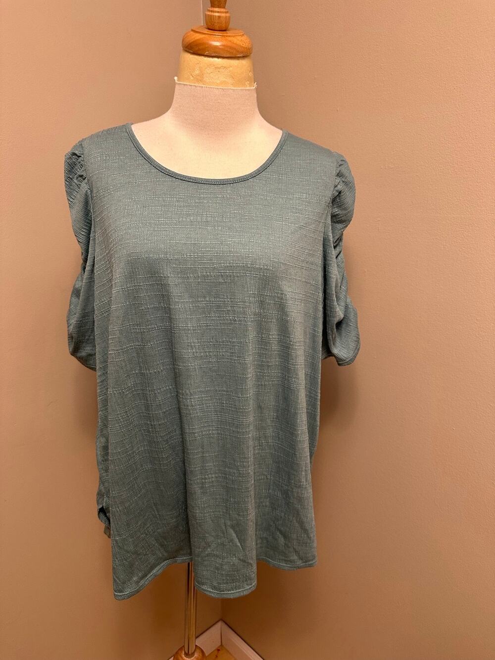 NWT Max Studio Ruched Sleeve Scoop Neck Blouse Sage Green Sz 1X